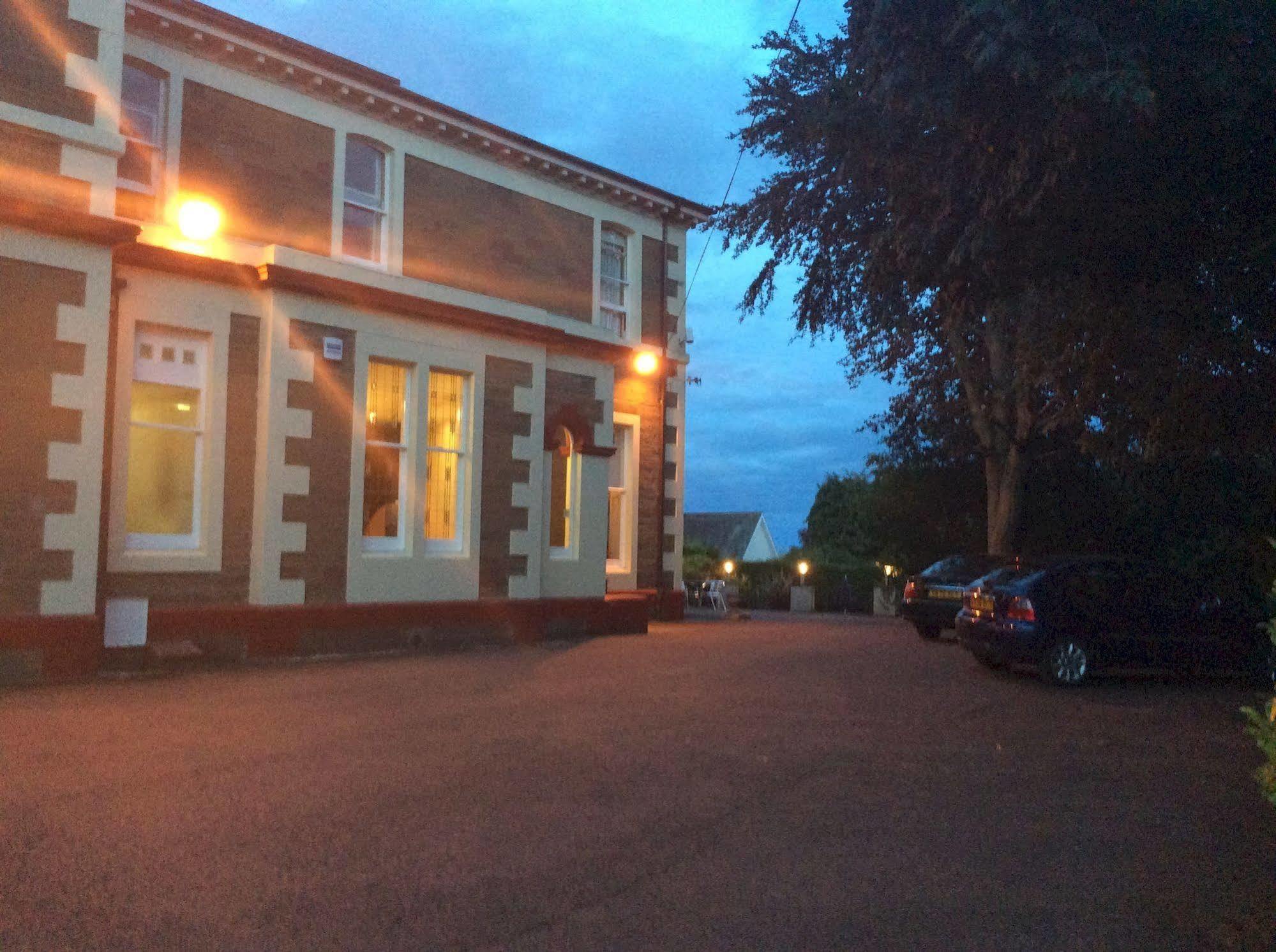 Taychreggan Hotel Dundee Buitenkant foto