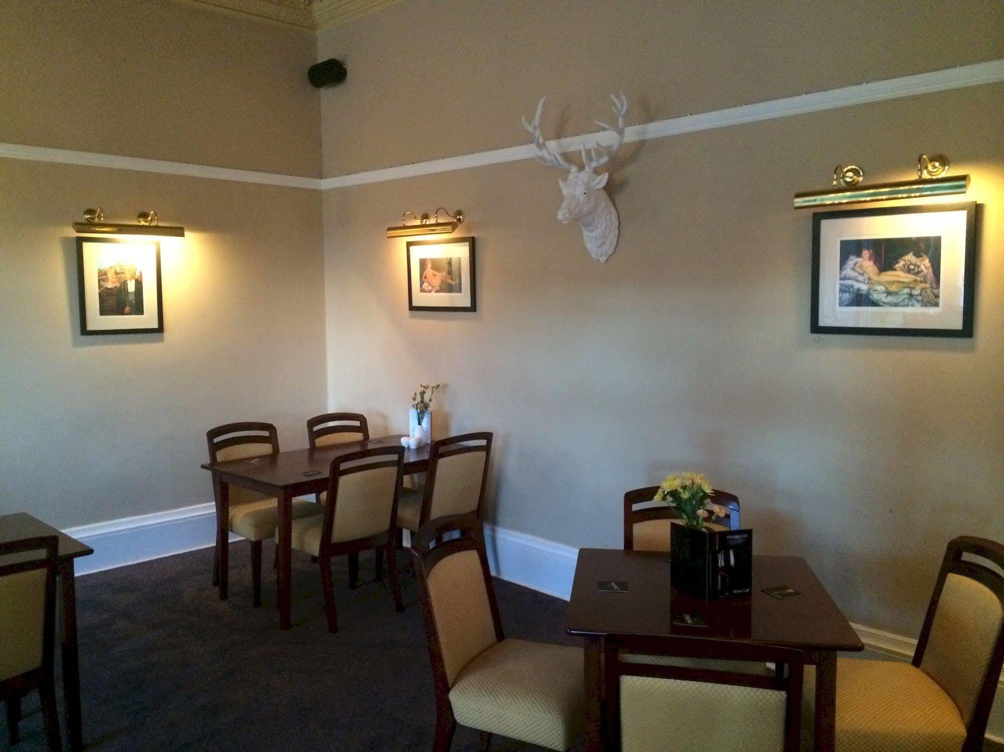 Taychreggan Hotel Dundee Buitenkant foto