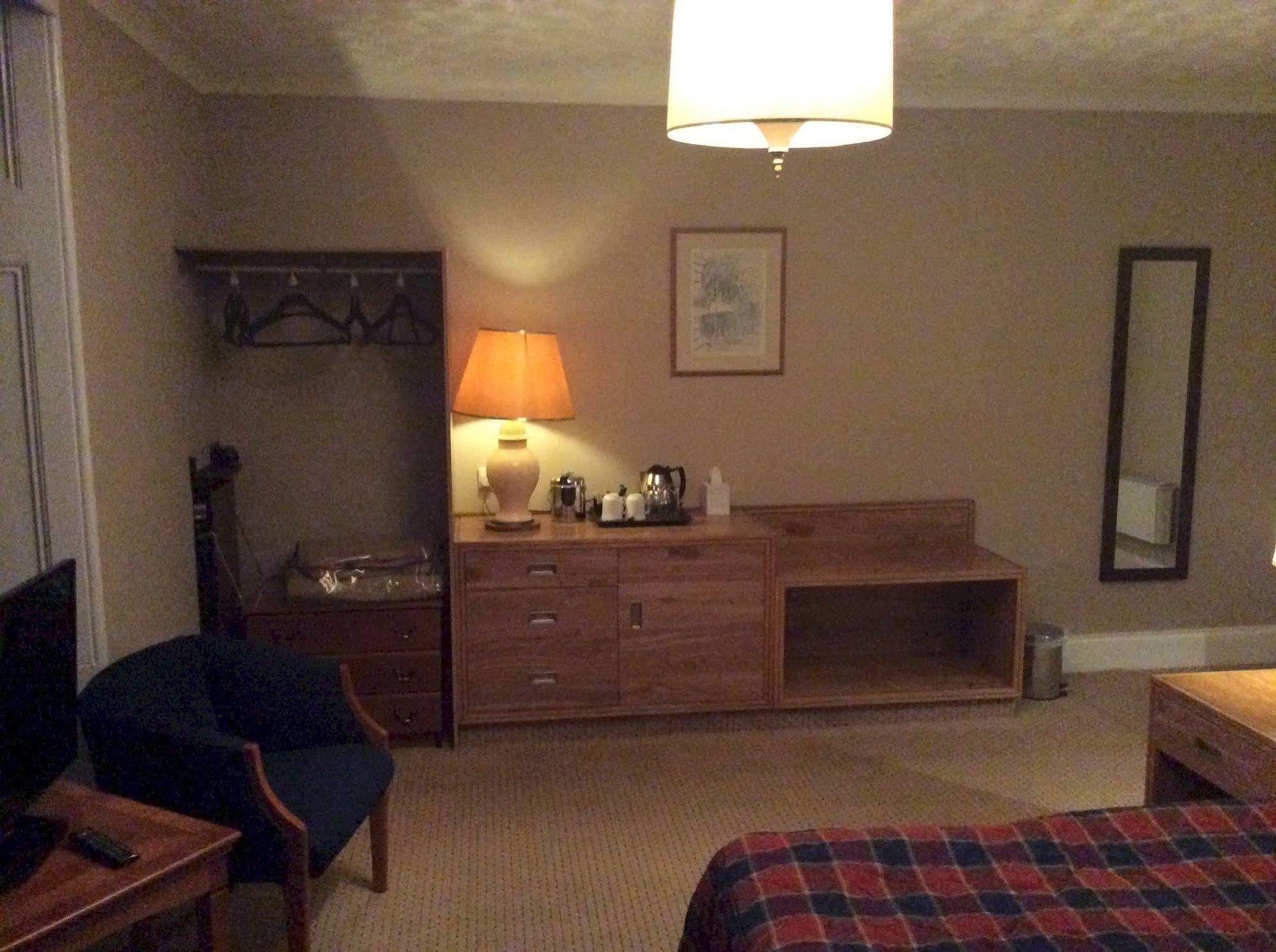 Taychreggan Hotel Dundee Buitenkant foto