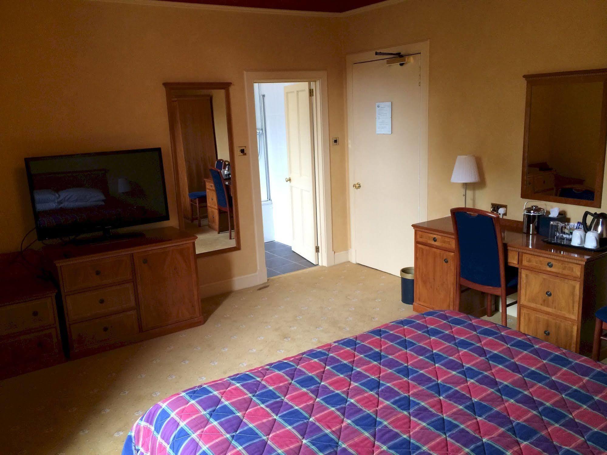 Taychreggan Hotel Dundee Buitenkant foto