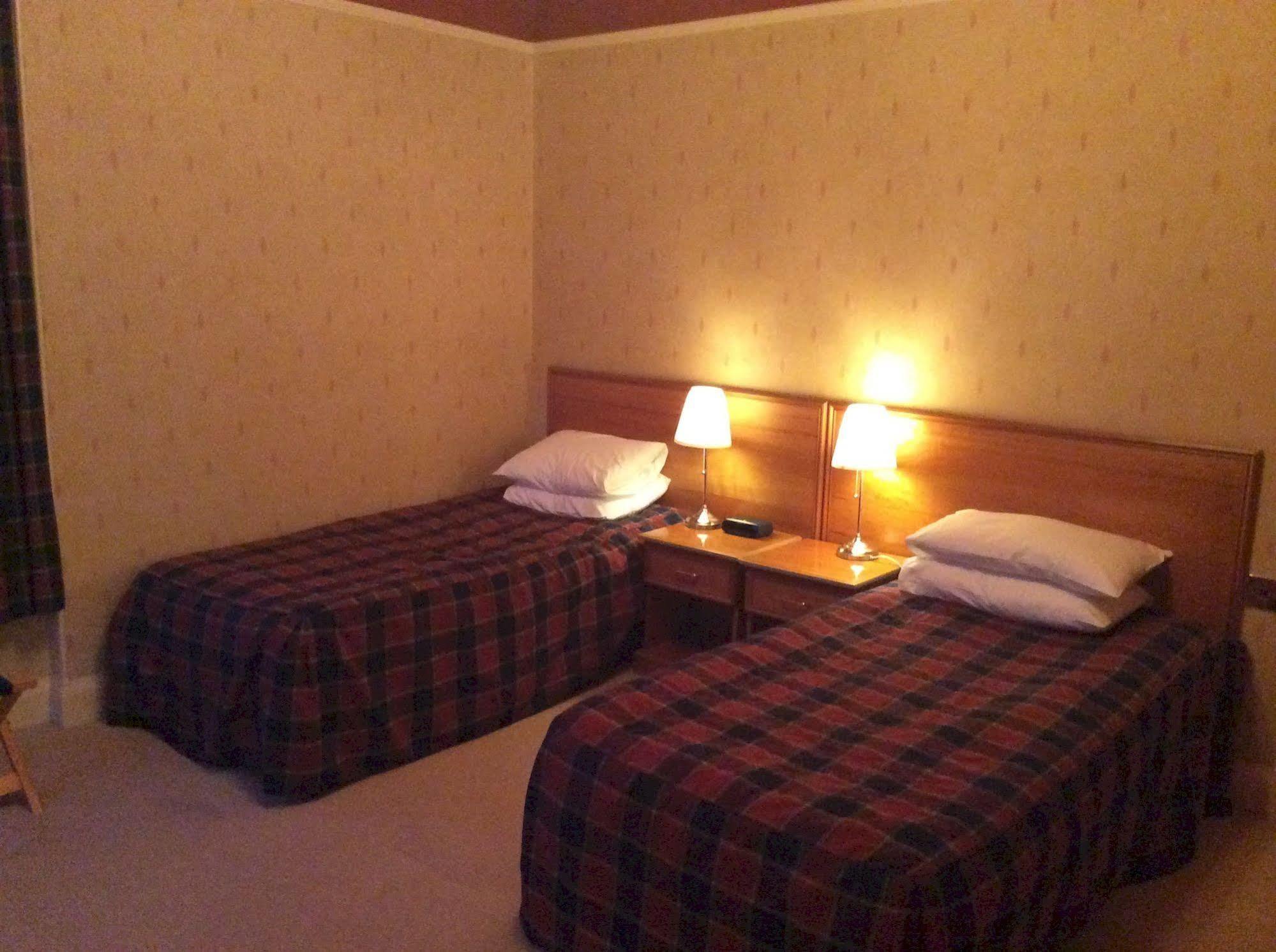 Taychreggan Hotel Dundee Buitenkant foto