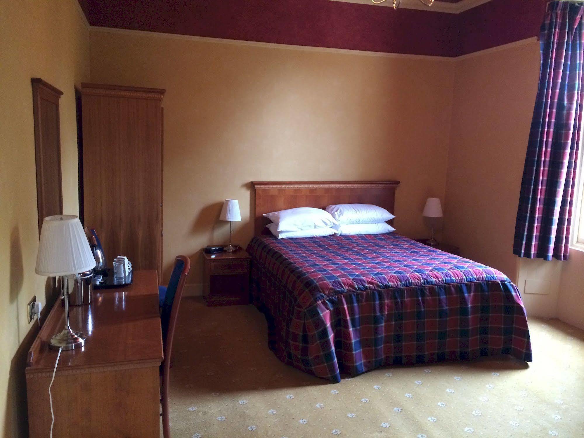 Taychreggan Hotel Dundee Buitenkant foto