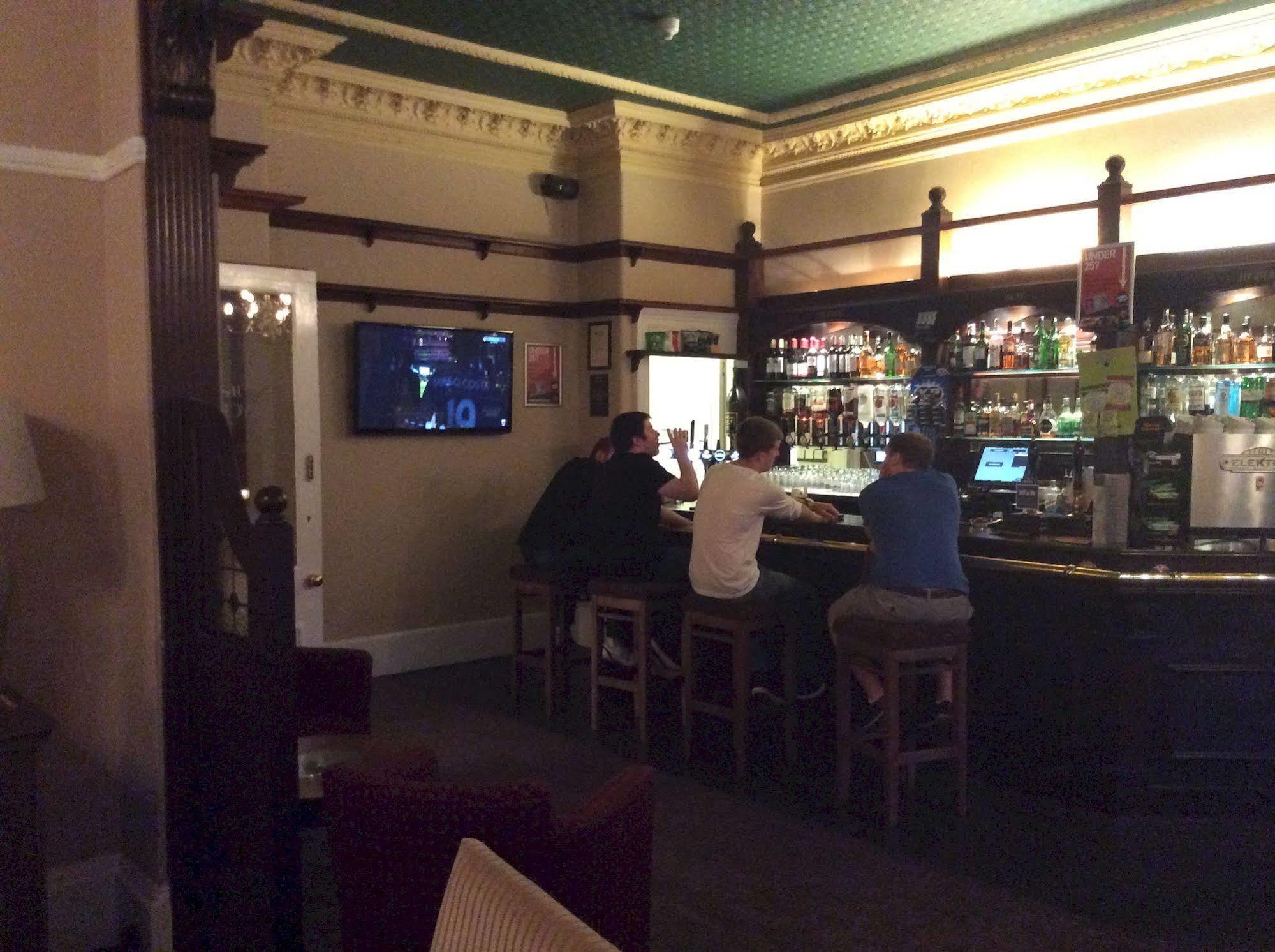 Taychreggan Hotel Dundee Buitenkant foto